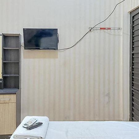 Icha Homestay Near Terminal Purabaya Мадиун Екстериор снимка