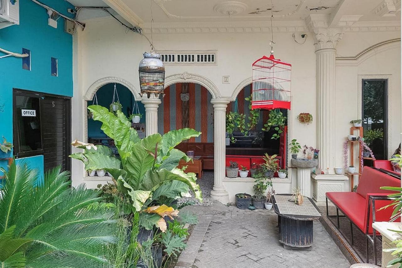 Icha Homestay Near Terminal Purabaya Мадиун Екстериор снимка
