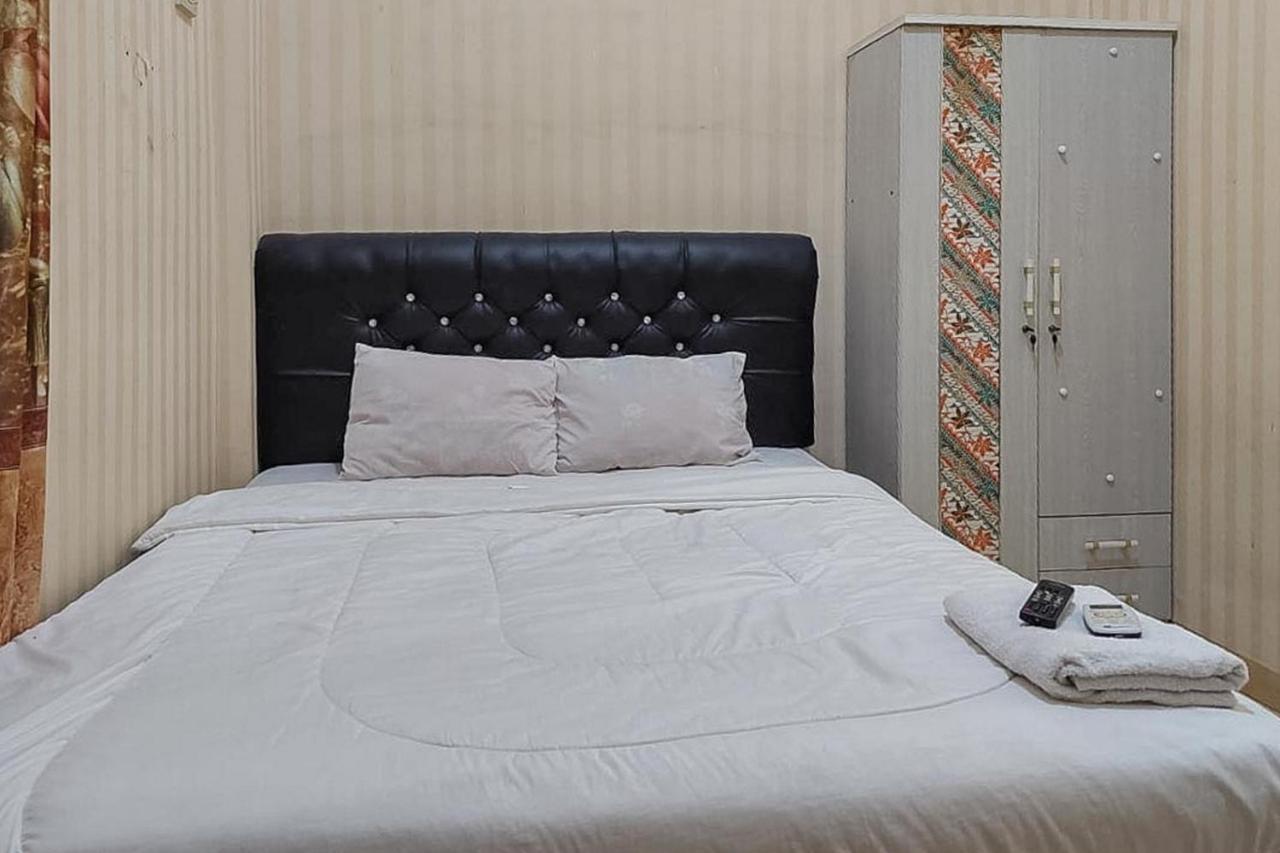 Icha Homestay Near Terminal Purabaya Мадиун Екстериор снимка