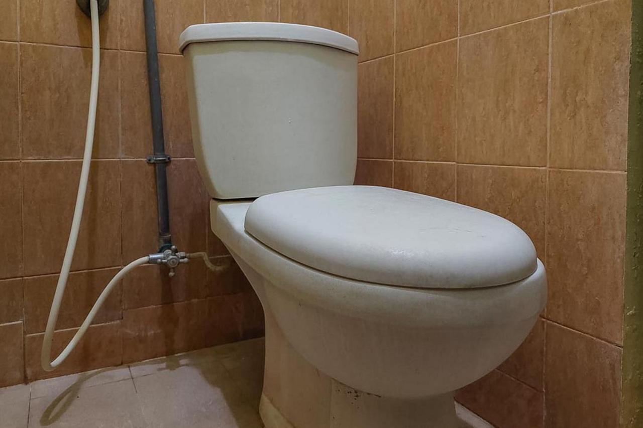 Icha Homestay Near Terminal Purabaya Мадиун Екстериор снимка
